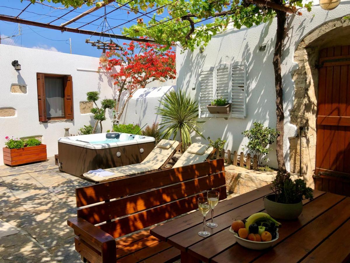 Avli Traditional Home With Private Jacuzzi Hersónissos Extérieur photo