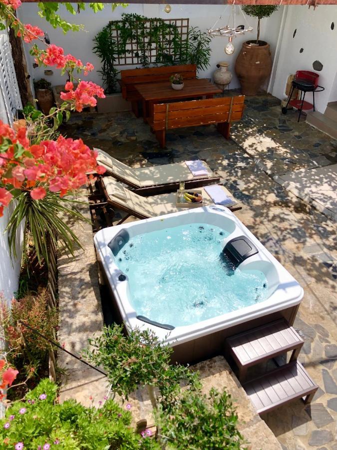 Avli Traditional Home With Private Jacuzzi Hersónissos Extérieur photo